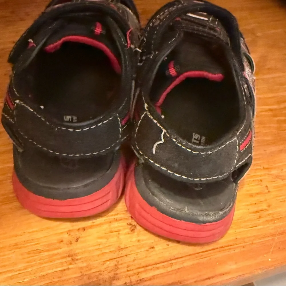 Skechers Kids Sport Sandals – Black & Red – Size 10